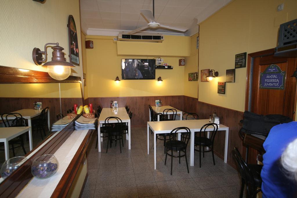 Hostal Juventus Portbou Buitenkant foto