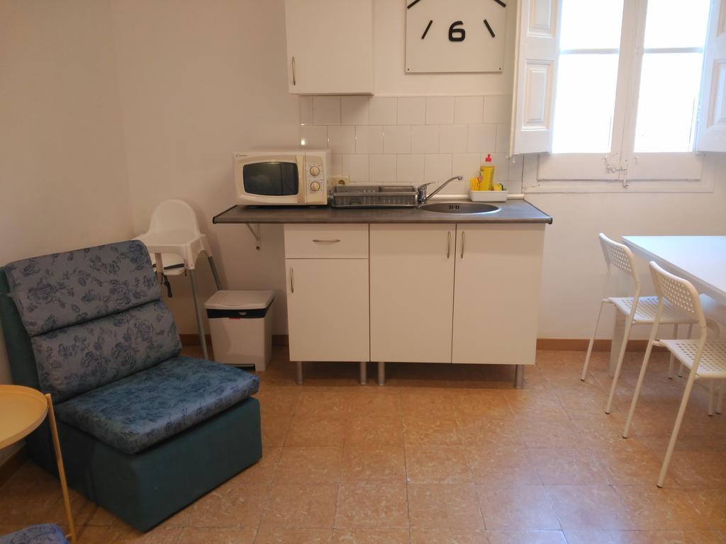 Hostal Juventus Portbou Buitenkant foto